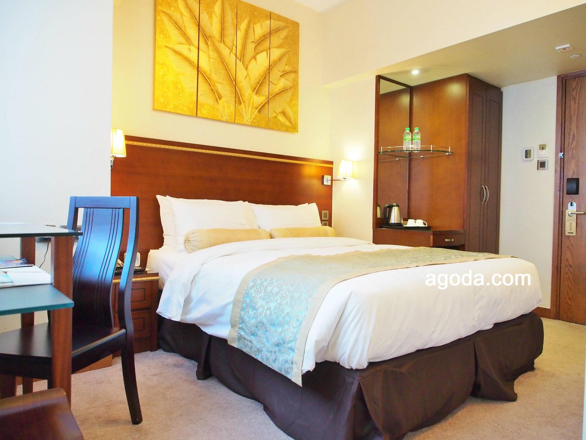 Brighton Hotel Хонконг Екстериор снимка